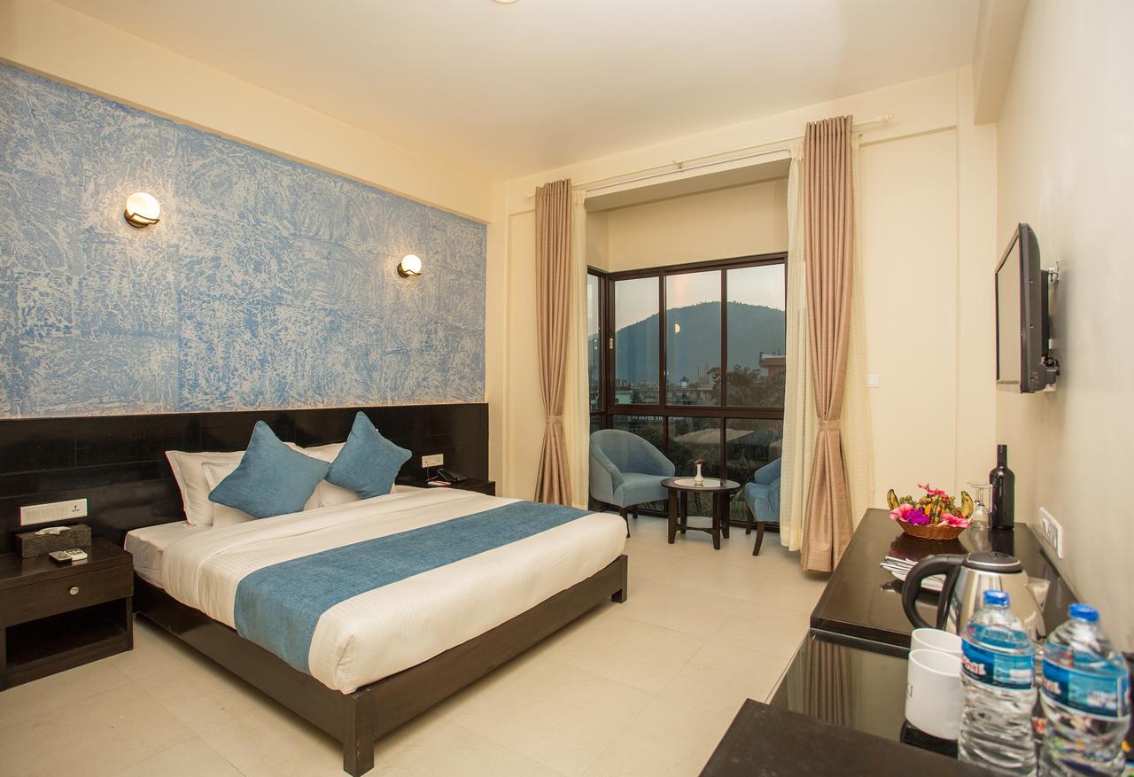 Tuki Resort Pokhara Exteriör bild
