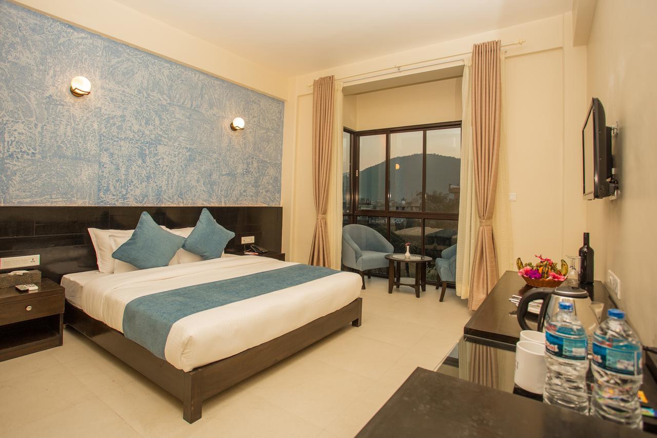 Tuki Resort Pokhara Exteriör bild
