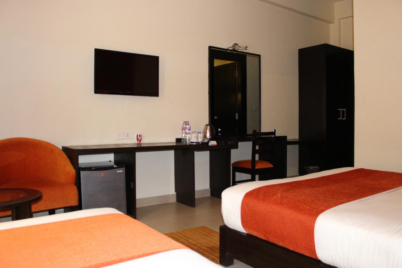 Tuki Resort Pokhara Exteriör bild