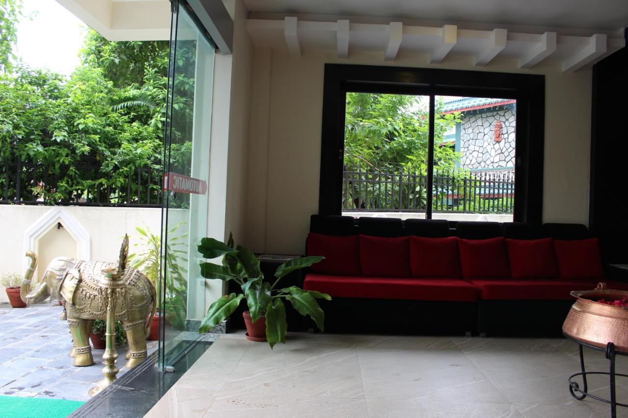 Tuki Resort Pokhara Exteriör bild