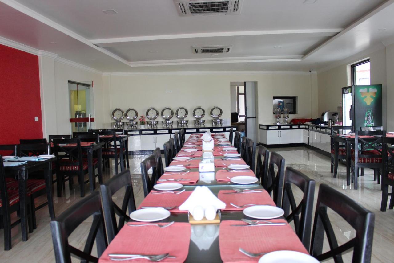 Tuki Resort Pokhara Exteriör bild